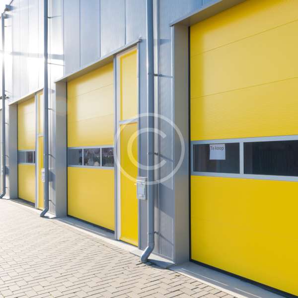 Storage unit for a year